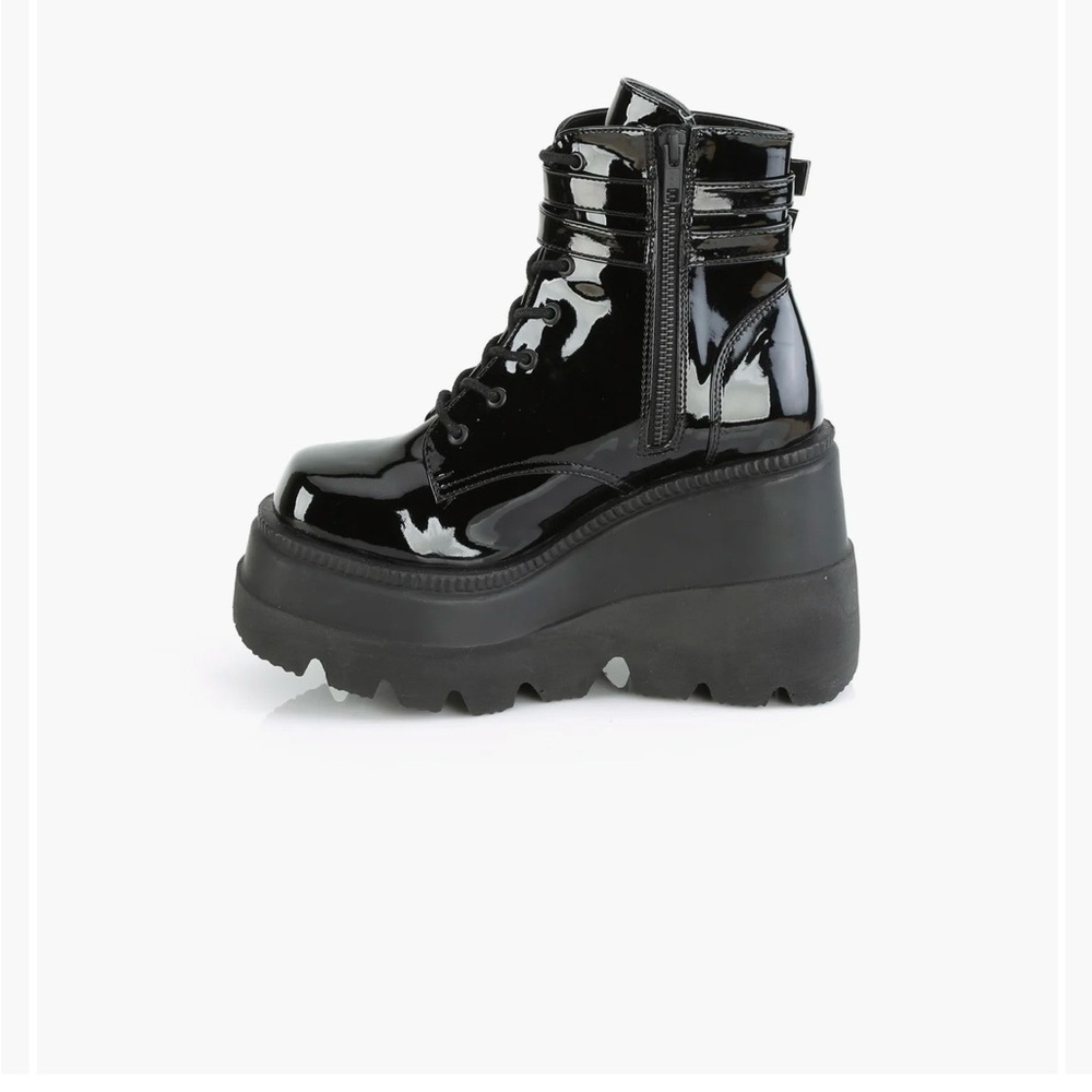 Demonia Shaker 52 Black Pstent Platform Ankle Boots. Vegan. Womens size 10 - Picture 2 of 11